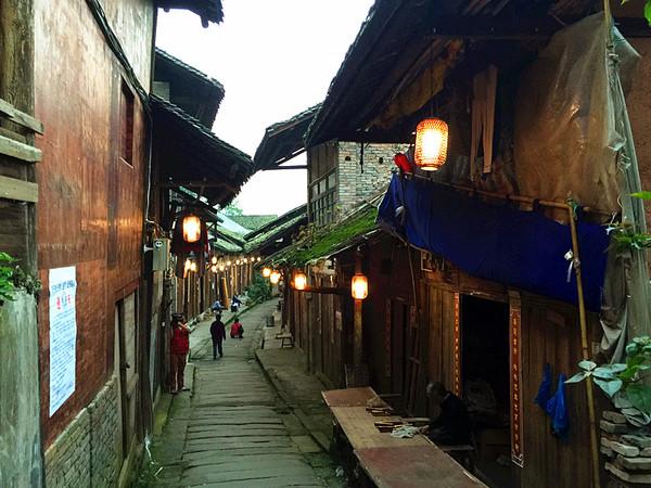 犯太岁去寺庙还是道观？
